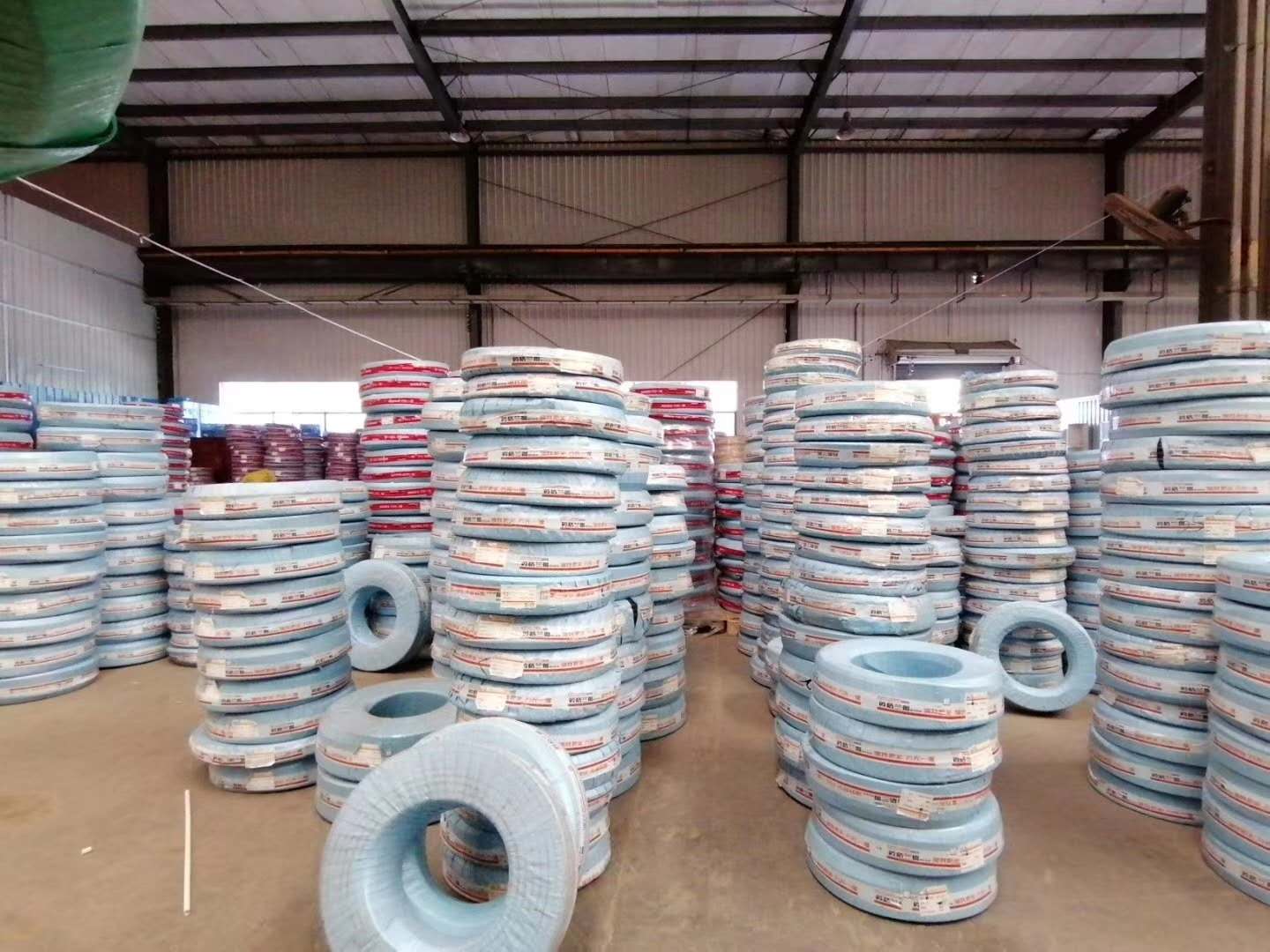 江西客戶訂購(gòu)一批膠管備貨.jpg